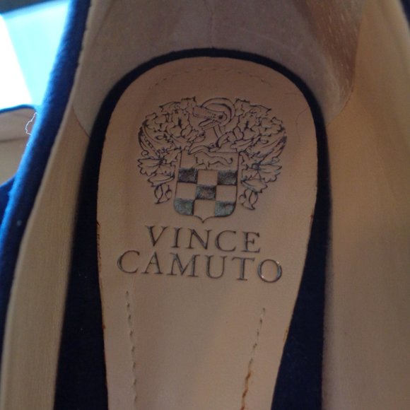 Vince Camuto Blue-Purple Suede Pointed Toe Pumps - Picture 7 of 8